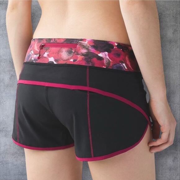 Lululemon Speed Short Black Poppy Petals Womens Sz 6 Running Training Athleisure - Picture 1 of 10